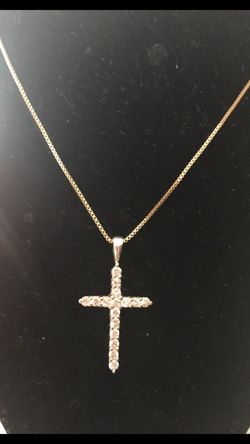 925 Italy gold plated necklace with 925 Sterling silver Avon cross Charm. 3 grams 18" inches $15
