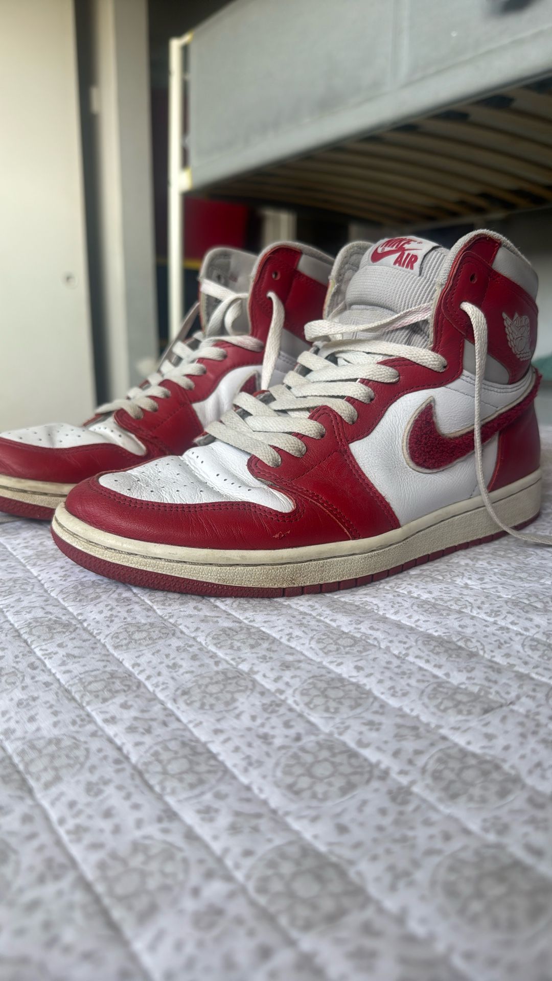 Air Jordan 1 High OG 'Newstalgia Chenille'