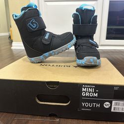 Burton Youth Snowboard Boots, Size 12C