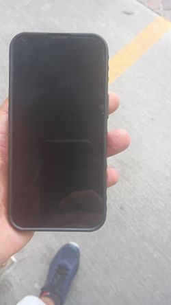 iPhone 16e