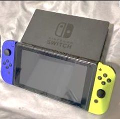 Nintendo Switch Console w JoyCon Dock