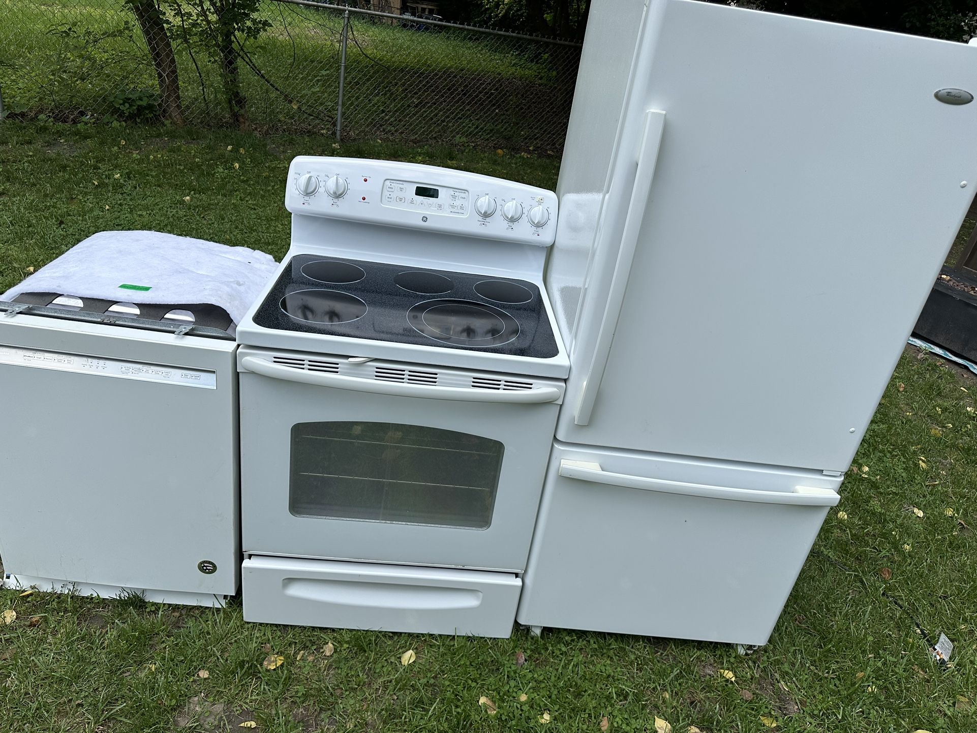 Whirlpool Refrigerator, GE Stove ,Kitchen aid dishwasher