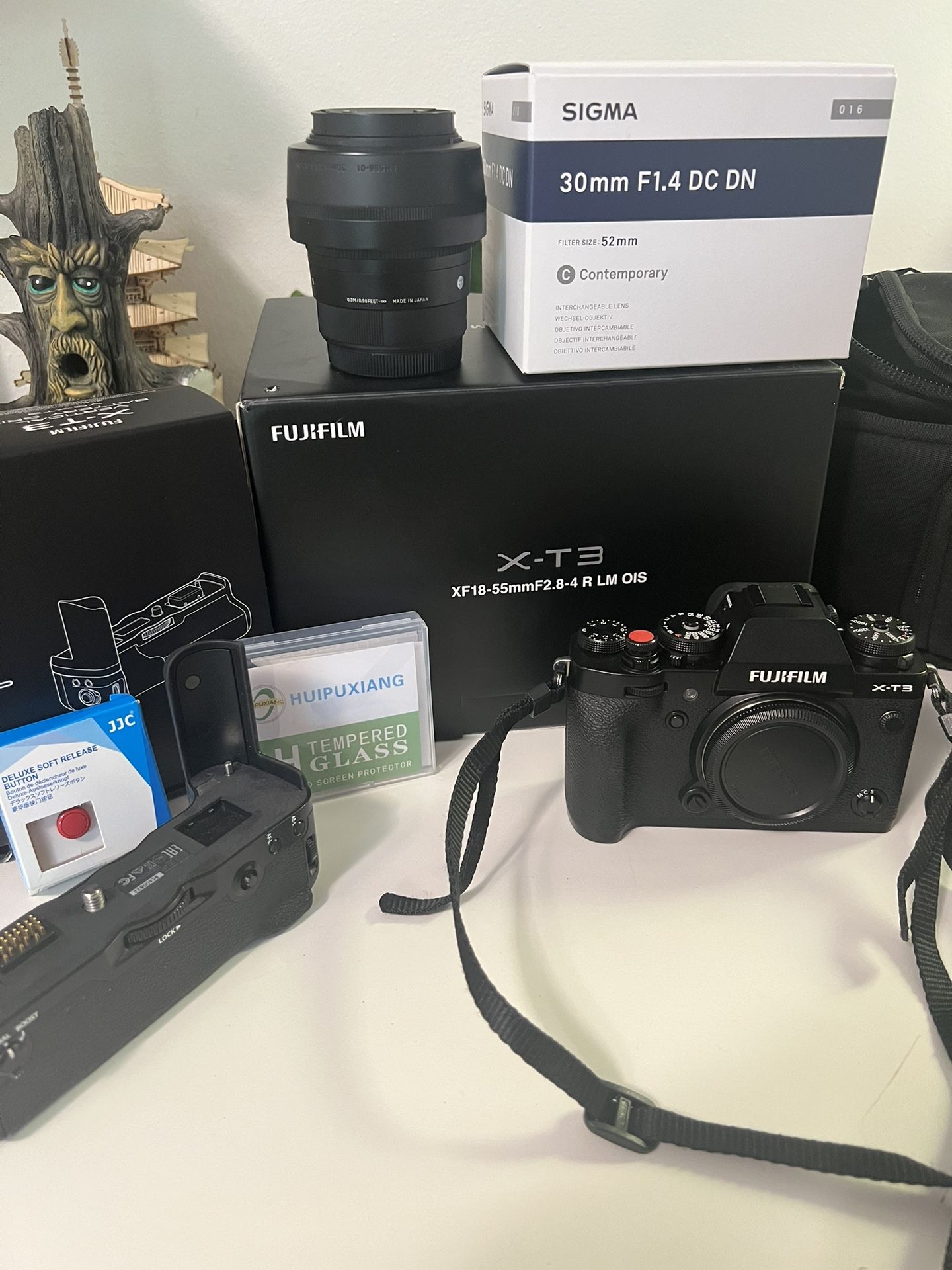 Fujifilm Xt3 + 30mm sigma lense + vg-Xt3 vertical battery grip