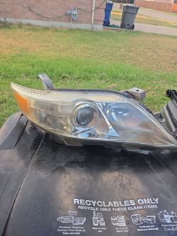 Toyota Camry Headlight Assembly