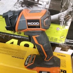 RIDGID 18V  CORDLEES FLASHLIGHT (TOOL ONLY)