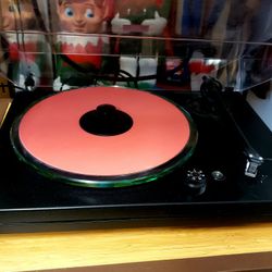 Music Hall MMF-5 Turntable
