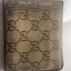 Very Used, Authentic Gucci Canvas Classic Leather Men’s Wallet. 