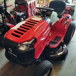 Troy-Bilt
Pony 42 in. 15.5 HP Briggs and Stratton 7-Speed Manual Drive Gas Front Engine Riding Lawn Tractor