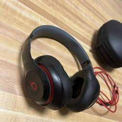 Beats Studio (Cracked Frame, Fixable)