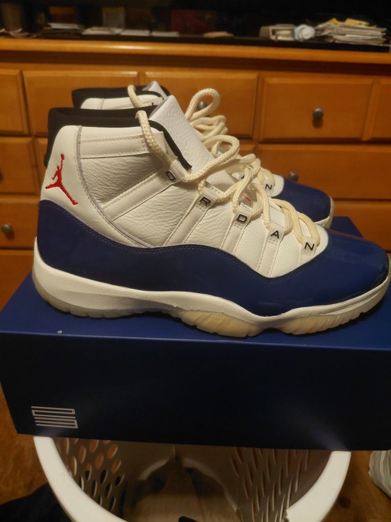 Air Jordsn Retro 11 Size 11