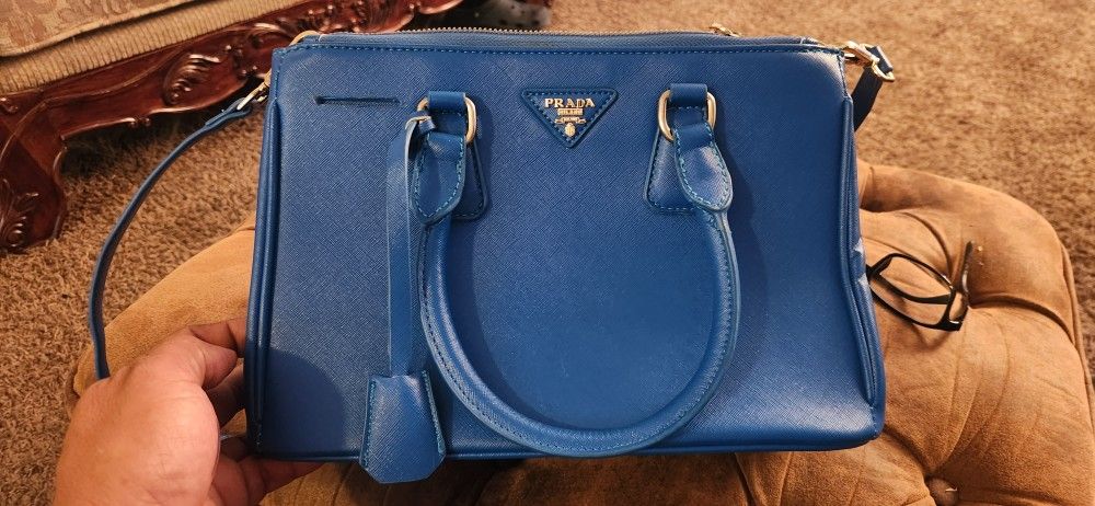 PRADA
Galleria  Saffiano Leather Bag- Blue