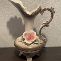 Vintage Italian Capodimonte porcelain flower vase