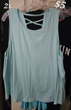 Women's 2x top