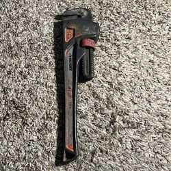 Heavy Duty pipe wrench