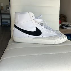 Nike Blazers Mid 77s