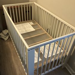 Crib Wooden (No mattress)