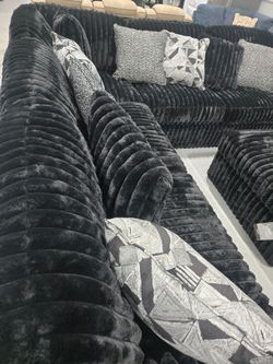 New Midnight Madness 3pc Sectional with Ottoman