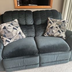 Green Double Recliner Loveseat With Pillows 
