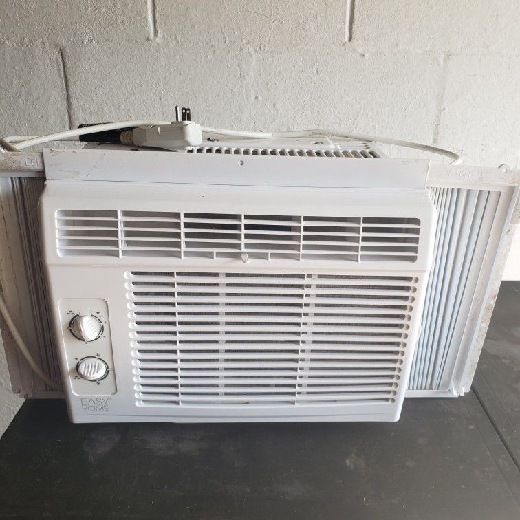 EASY HOME 5000 BTU AIR CONDITIONER ICE COLD AIR COILS AND FILTER CLEANED UNIT WORKS GREAT 