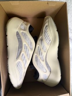 yeezy 700