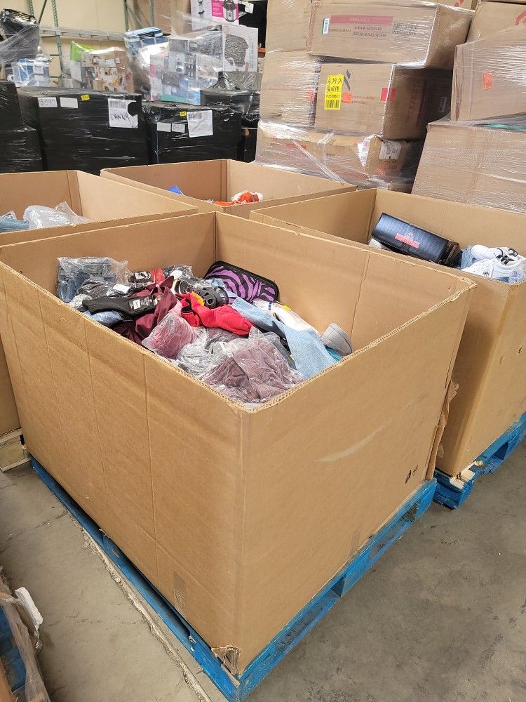 ** Pallet De Ropa** ** WM Clothing Pallet **