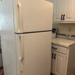 Refrigerator And Range 