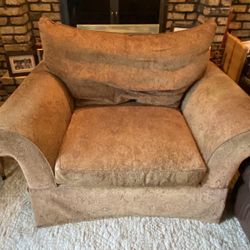 Oversized Chair-FREE