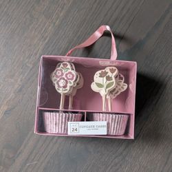 Floral Cupcake Liners and Toppers Set