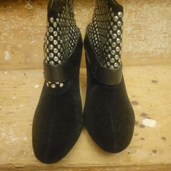 NEW BLACK WOMEN  BOOTS SIZE 9