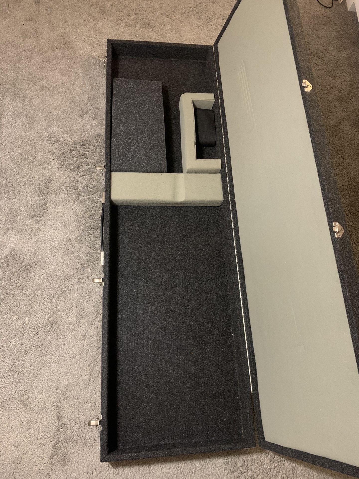 Custom Road Case For Electric Bass Guitars