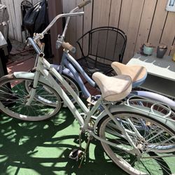 Beach Cruiser Bikes Huffy, The Purple One Holds Air The Teal Needs Tubes Selling Both Together For Only $30!!!!!!!
