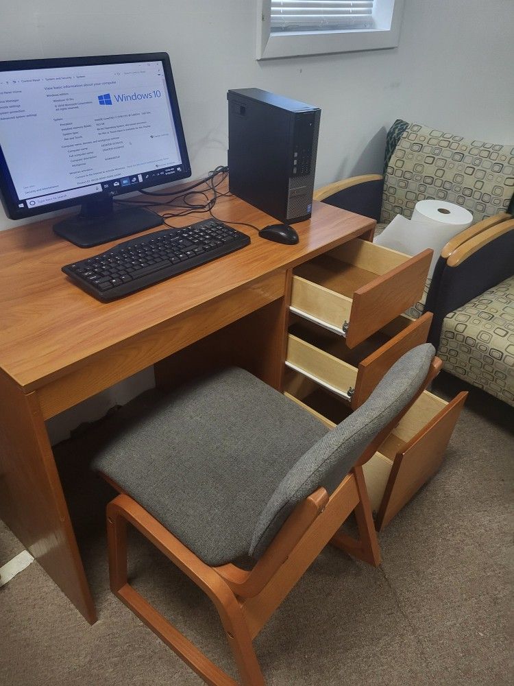 COMPLETE DESK WITH COMPUTER SET-UP (READ EVERYTHING)