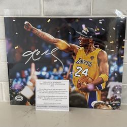 Kobe Bryant Yellow Uniform#24 Autographed 8x10 Photo Los Angeles Lakers ACA COA 