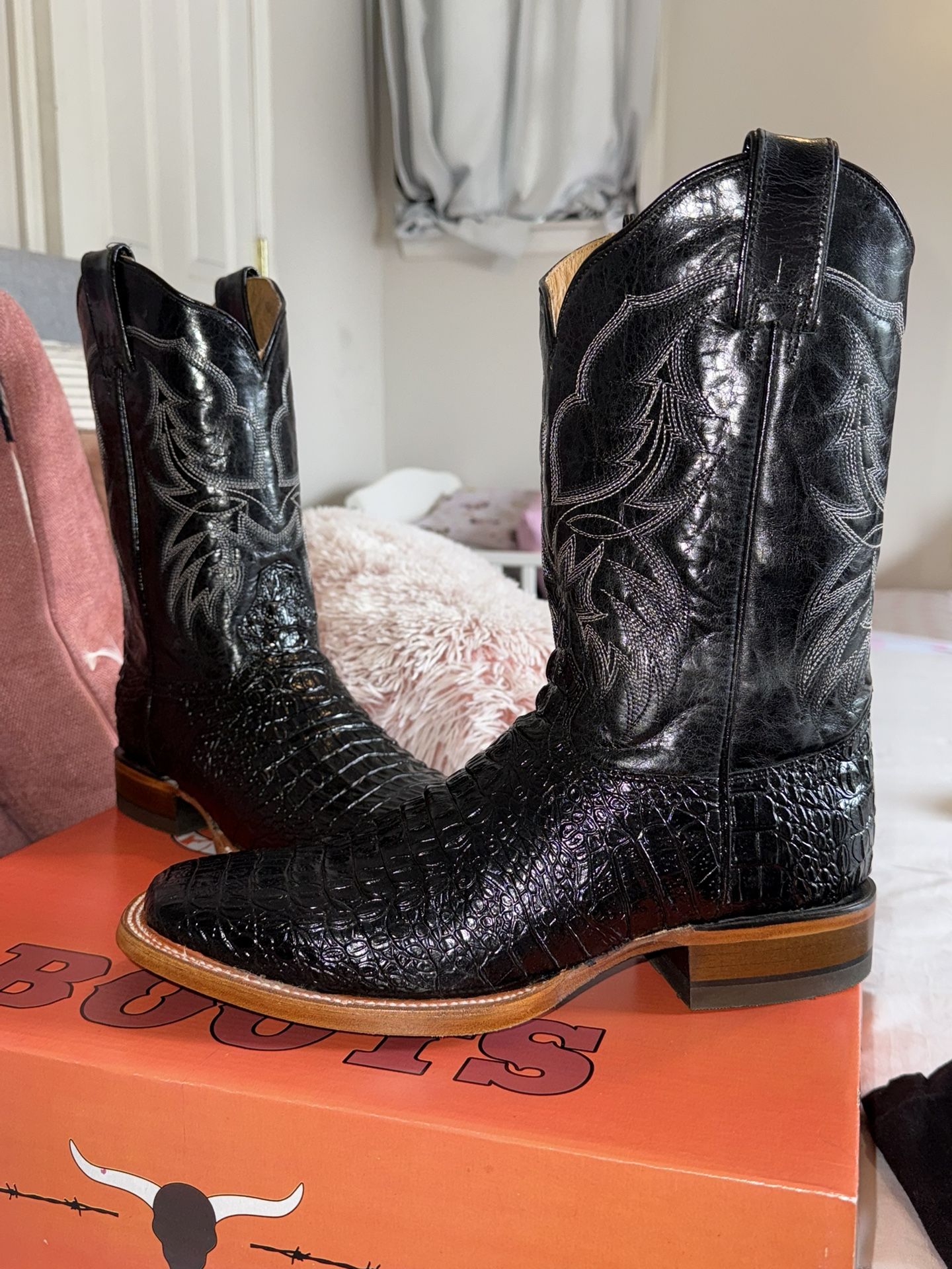 Soto Cowboy Boots (size 10)