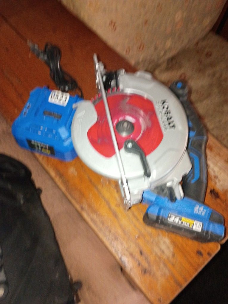 Kobalt Saw