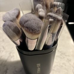 Makeup Brushes 