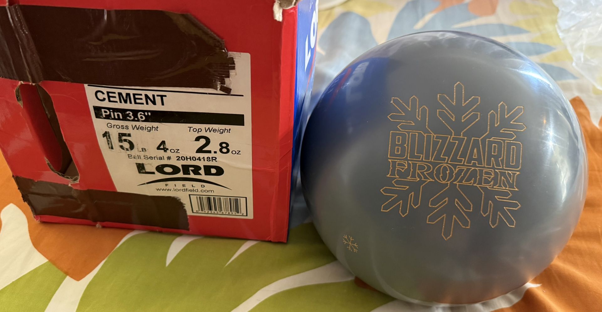 NIB Lord Field/Swag Blizzard Frozen Bowling Ball 15lb