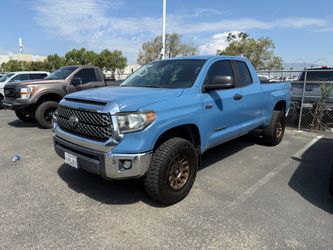2020 Toyota tundra sr5 v8