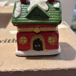 Hinged, ceramic trinket box.