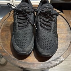 Woman’s Nike Air Max 270