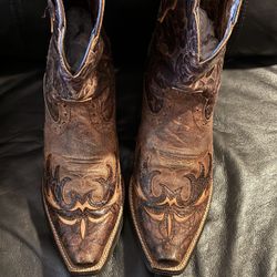 Low cut Ariat cowgirl boots NWOT