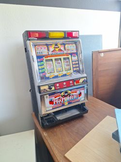 Plug In Slot Machine With Reusable Coins OBO