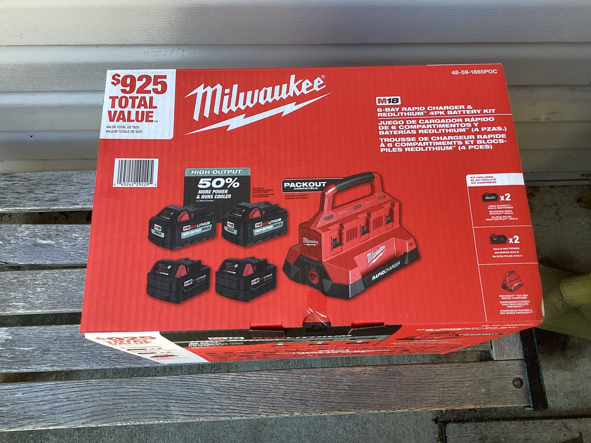 Milwaukee M18 PACKOUT 6- Port Rapid Charger  With (2) 5.0Ah Batteries and (2) 6.0Ah HIGH OUTPUT Batteries.  Brand NEW.  NUEVO.