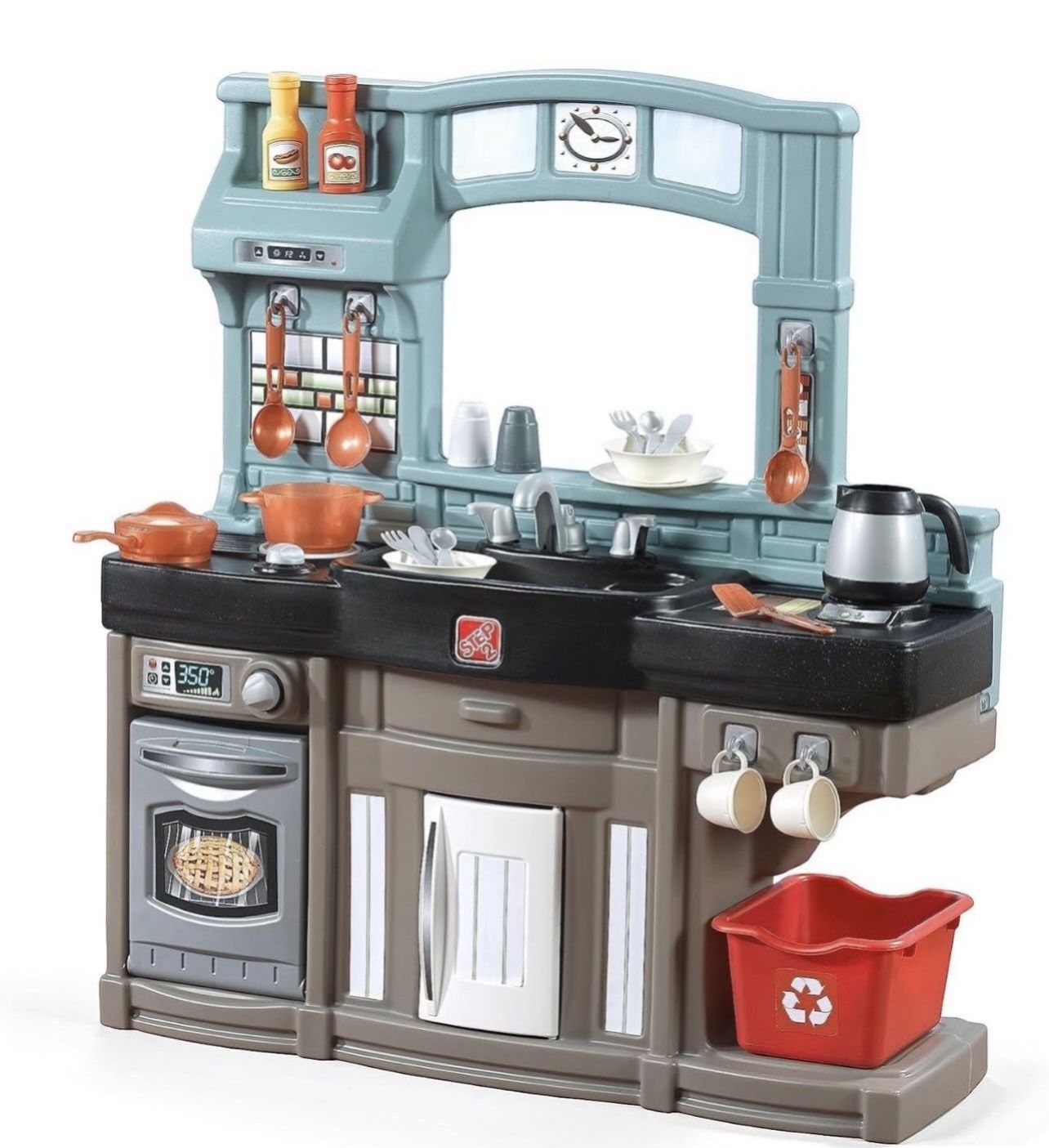Step2 Best Chefs Kids Kitchen Playset, Indoor/Outdoor Kitchenette, Interactive Play with Lights and Sounds, Made of Durable Plastic
