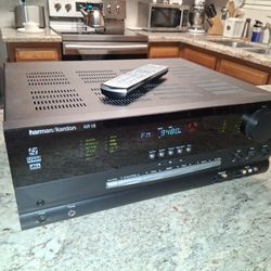 Amplifier Receiver With Surround Sound Like New Condition Works Perfect $80 No More No Less!