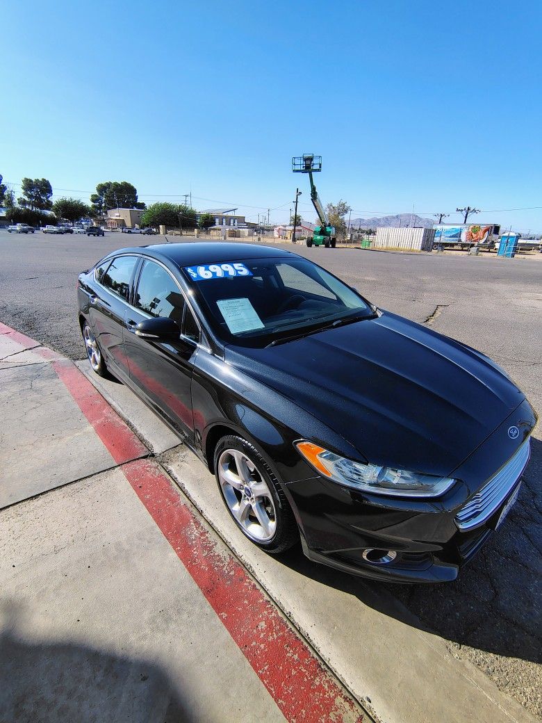 2015 Ford Fusion. Super Clean In And Out 125k Miles