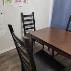 Dining Table And 4 Chairs 