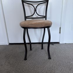 Small Chair 