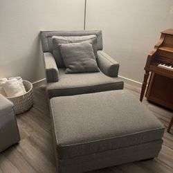 Chair With Ottoman