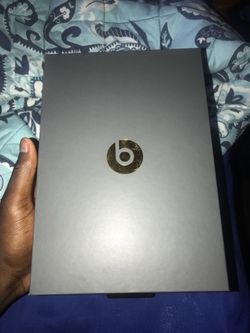 “Beast Studio 3 Wireless” Comes With Charger & AUX
